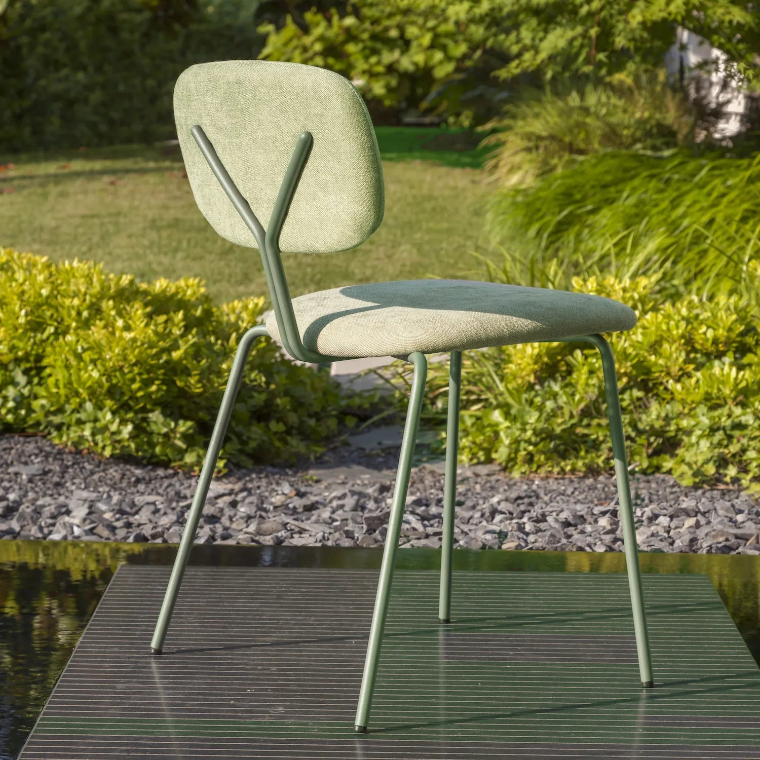 - Ypsilon - Minimalist Dining Chairs - Spaceman