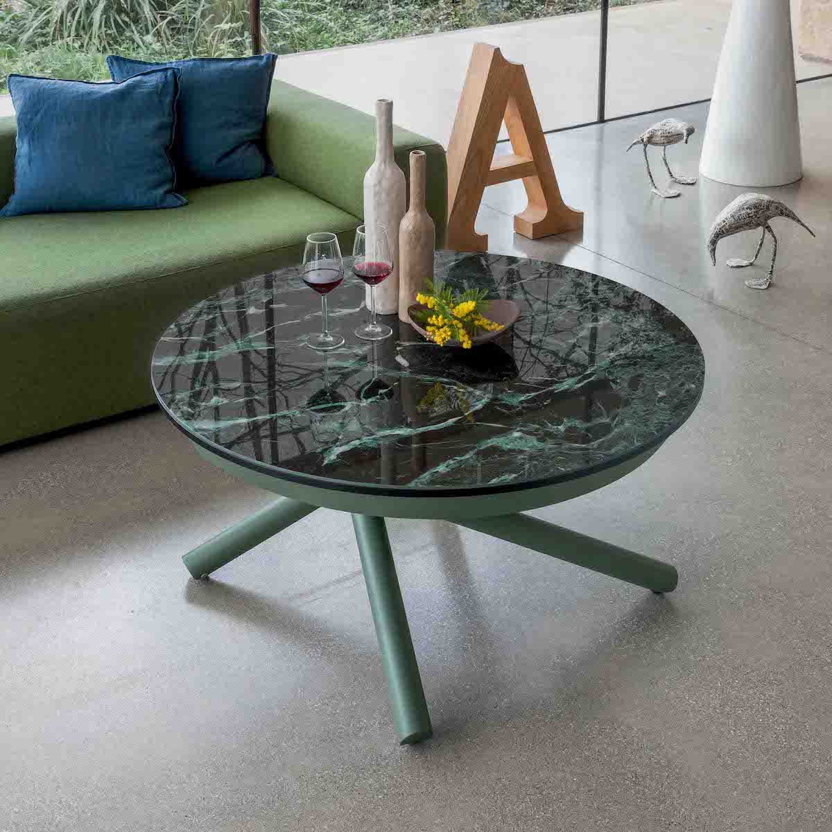 A Complete Guide to Dining Table Types: Coffee, Console, Extendable, Wall-Mounted, and Outdoor - Spaceman