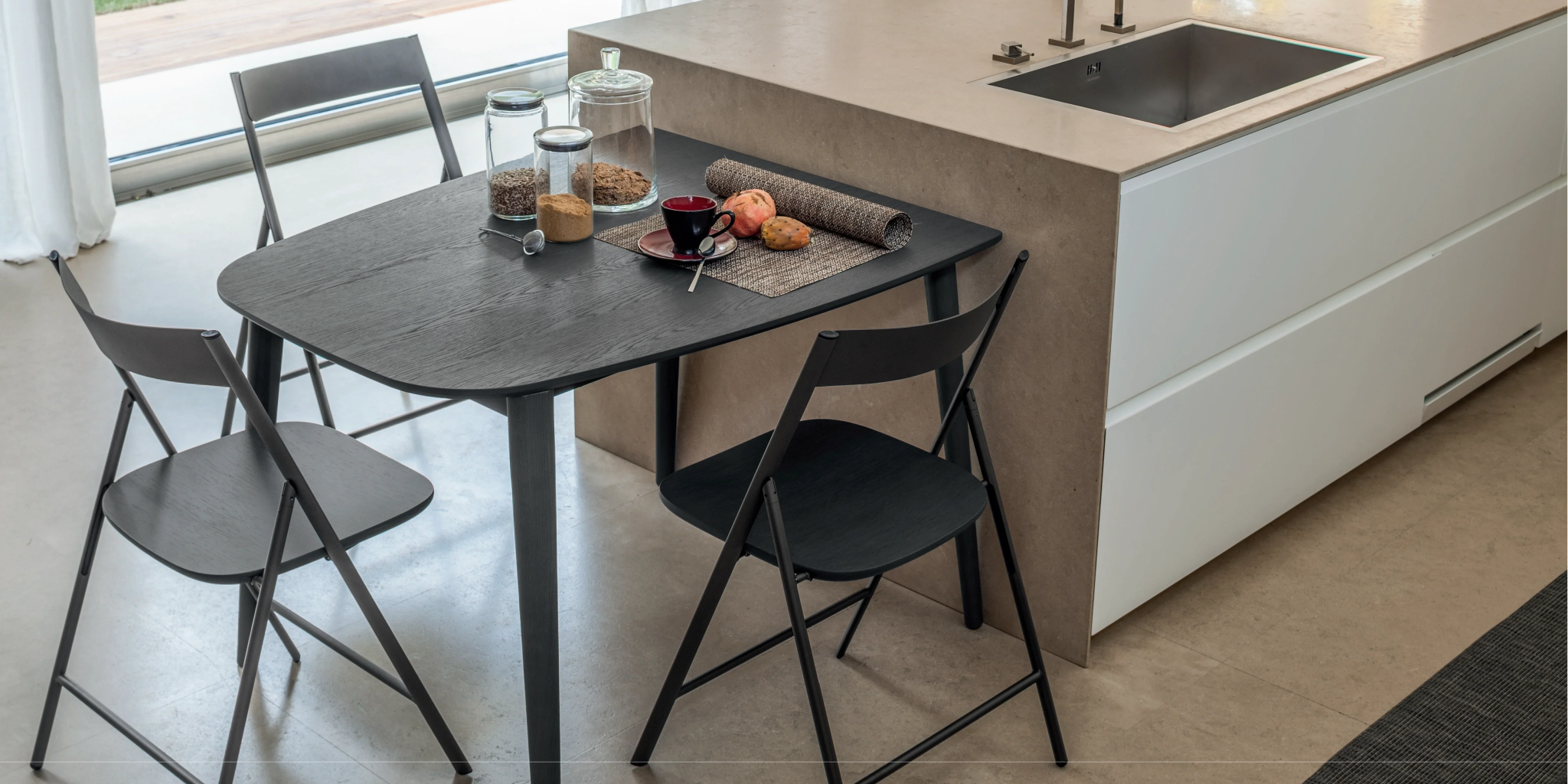 How to Save Space When Picking a Dining Table - Spaceman
