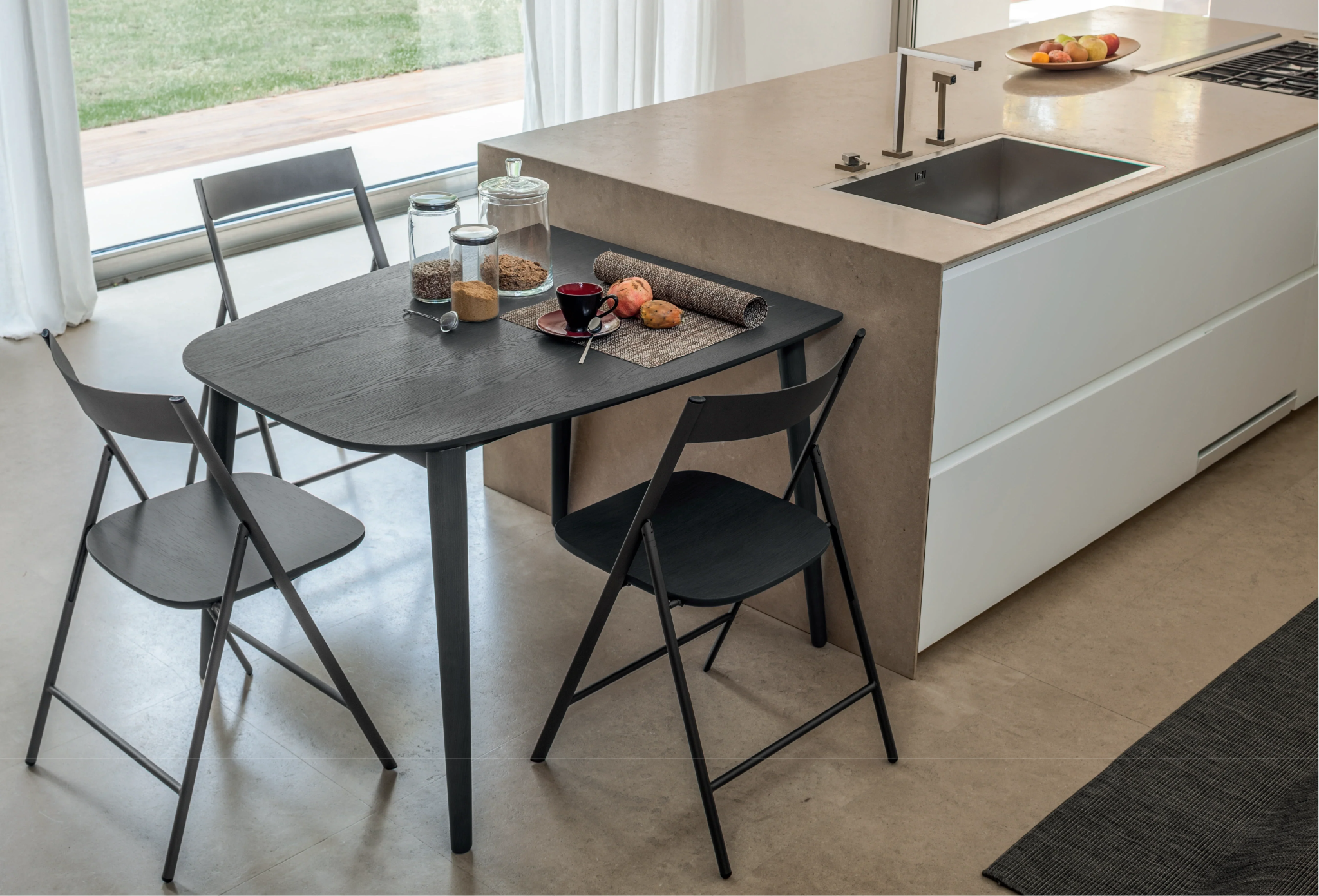 How to Save Space When Picking a Dining Table - Spaceman