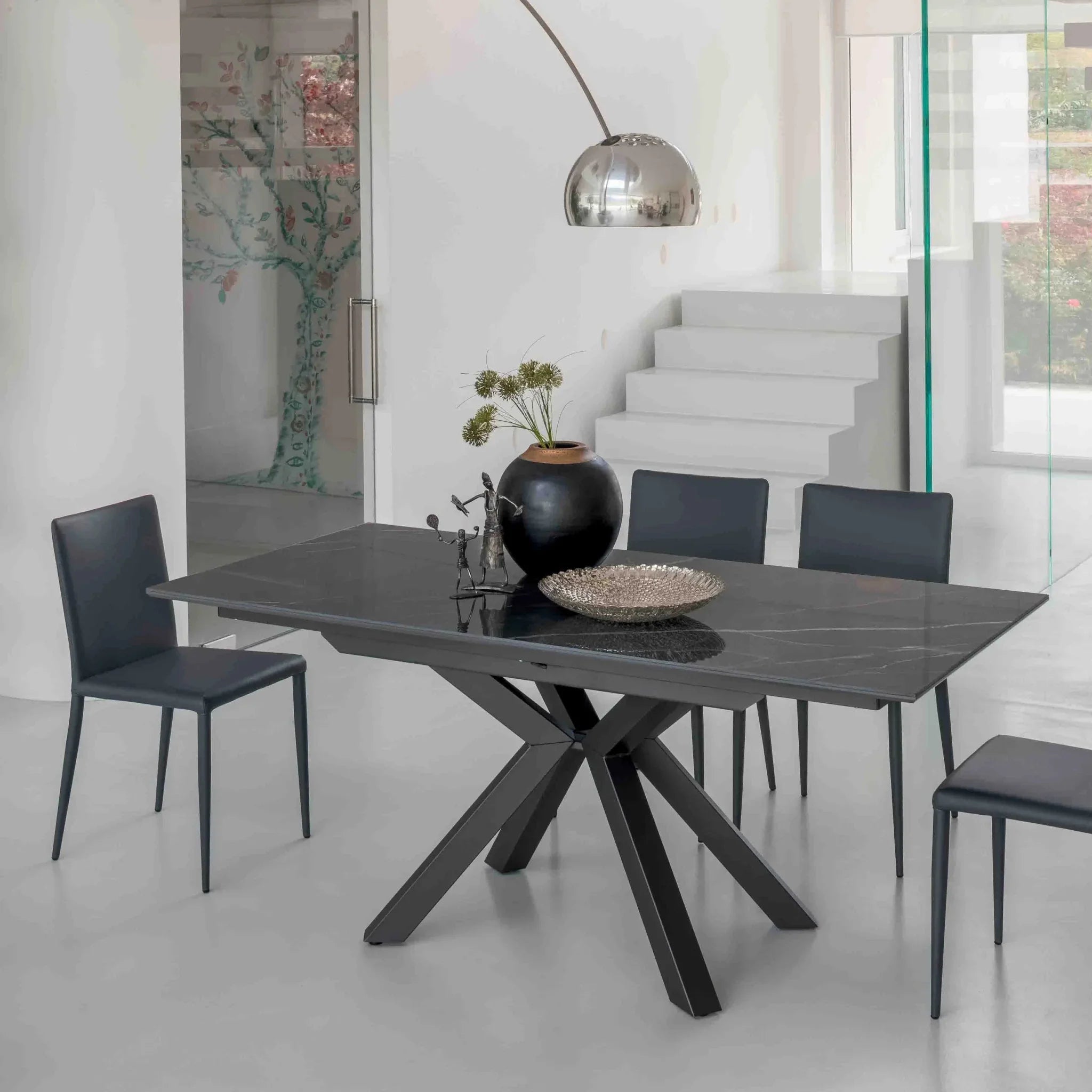 What are the Best Types of Dining Tables for Small Homes - Spaceman