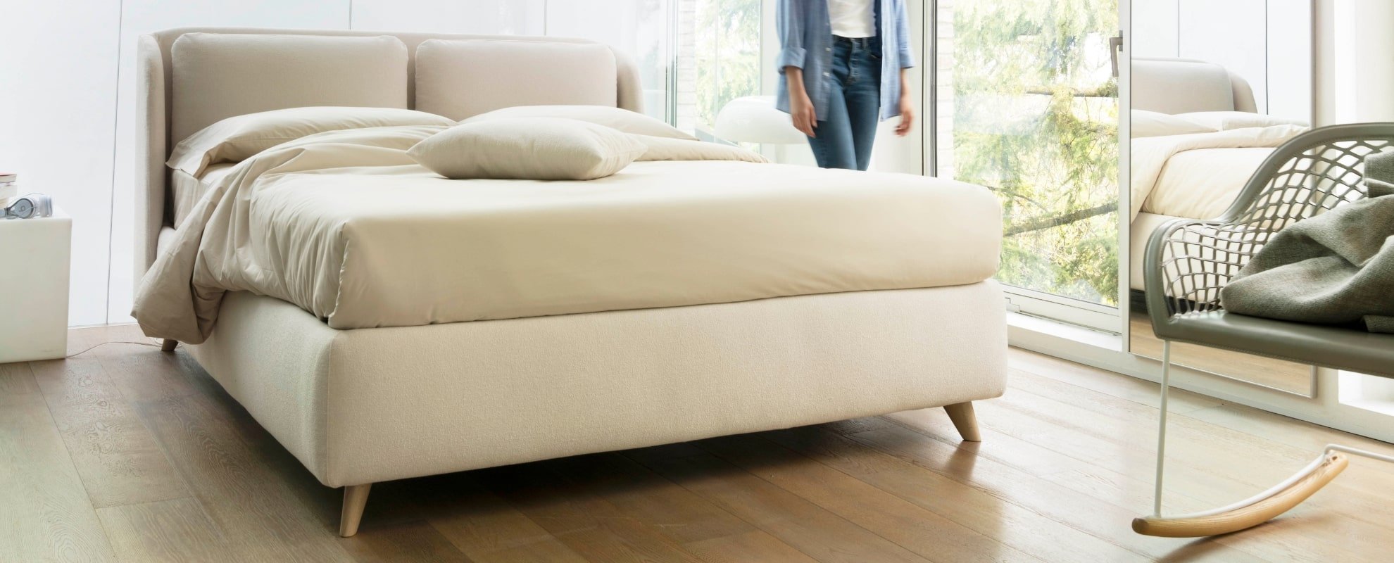 Staging - The Ultimate Storage Bed: A Designer Bed, Plus A Dust Free Invisible Storage System - Spaceman