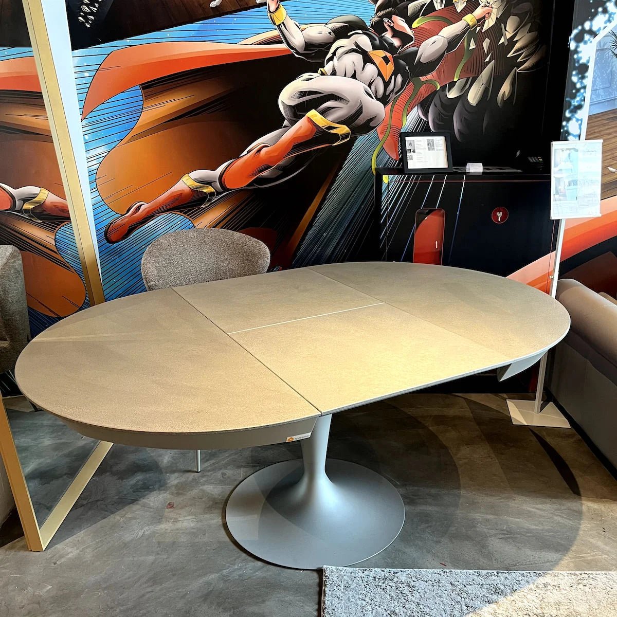 Dining table - EX - DISPLAY 15% OFF - Tulip - Round Expanding Dining Table - Spaceman