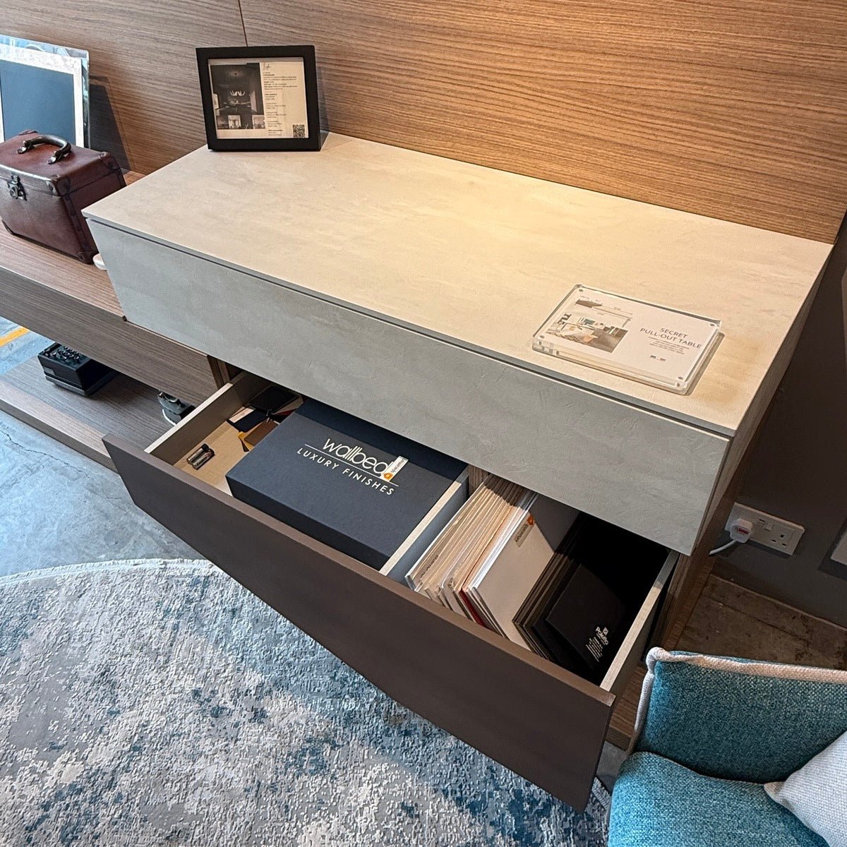 Dining table - EX - DISPLAY 25% OFF - Wall - Mounted TV Console with Secret Pull - Out Table - Spaceman