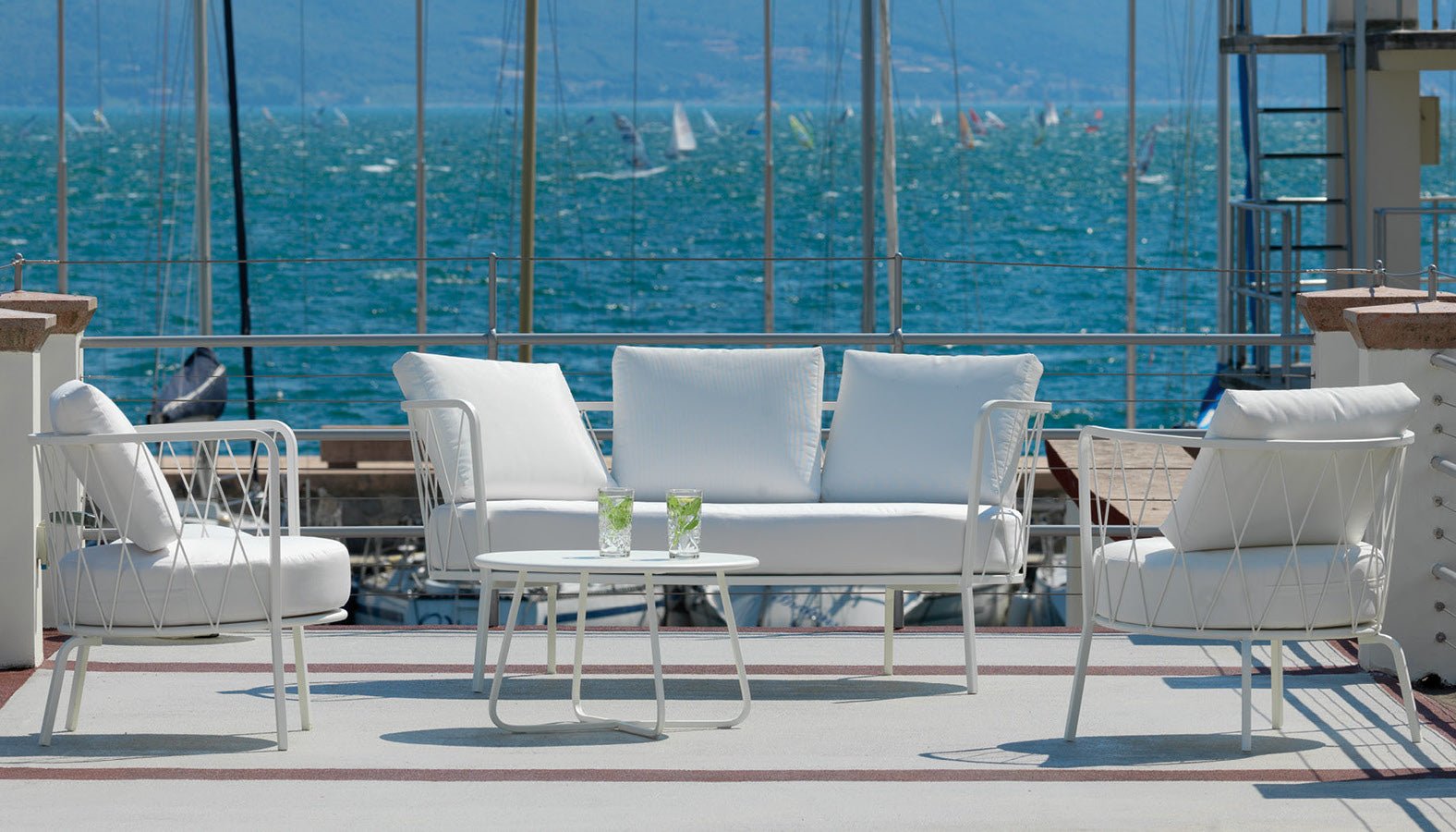 Lattice - Modern Outdoor Lounge and Sofa Set – Spaceman